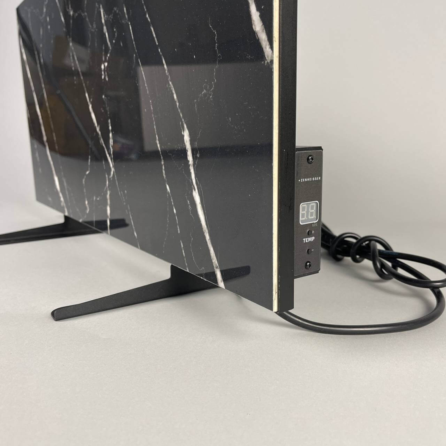 Керамический инфракрасный обогреватель (30x60 400W)  ZENHEISSER Eco HT-300 с терморегулятором, черный глянец, Фото 4