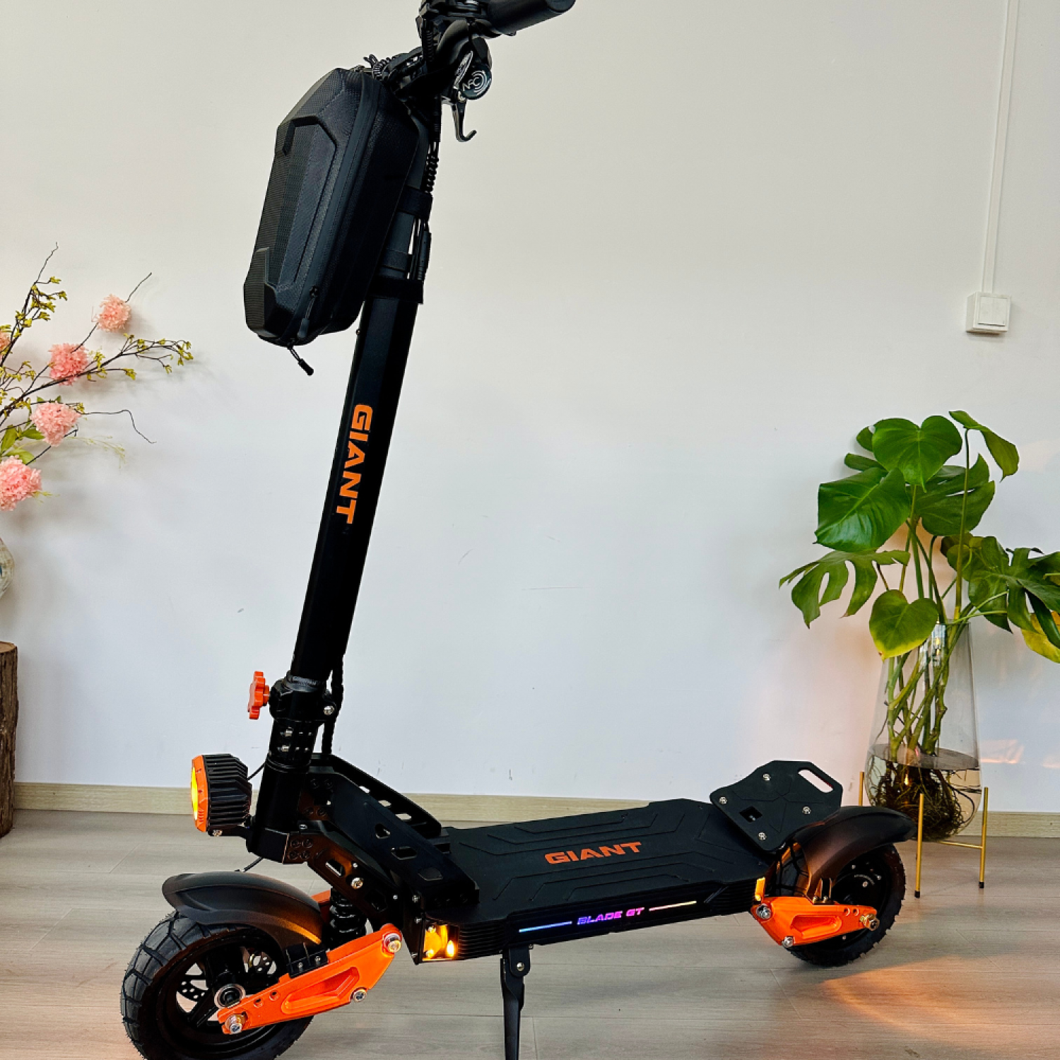 Электросамокат GIANT Blade GT 48V 18Ah 1600W (2025) |С сиденьем, усиленной конструкцией и амортизационной подвеской , Фото 12