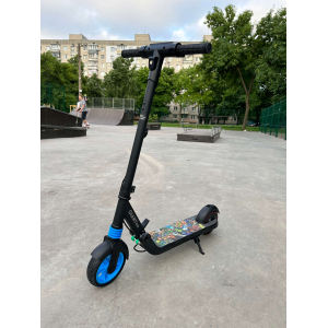 Детский электросамокат GIANT Kids E10 4.4Ah Черный (до 20 км/час)