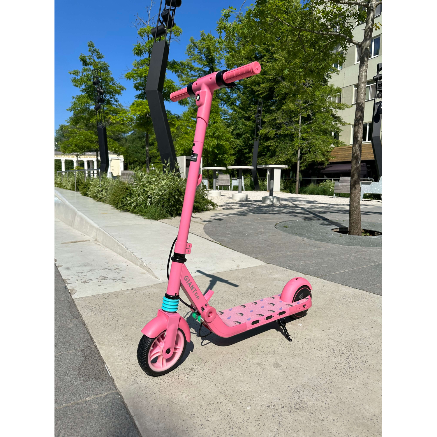 Детский электросамокат GIANT Kids E9 4.4Ah Розовый (до 20 км/час), Фото 1