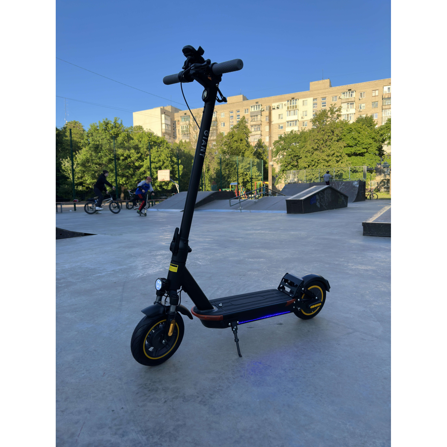 Электросамокат GIANT T6 Turbo 600W 18Ah 18Ah 2025 Black с передним и задним амортизаторами и усиленным аккумулятором , Фото 4