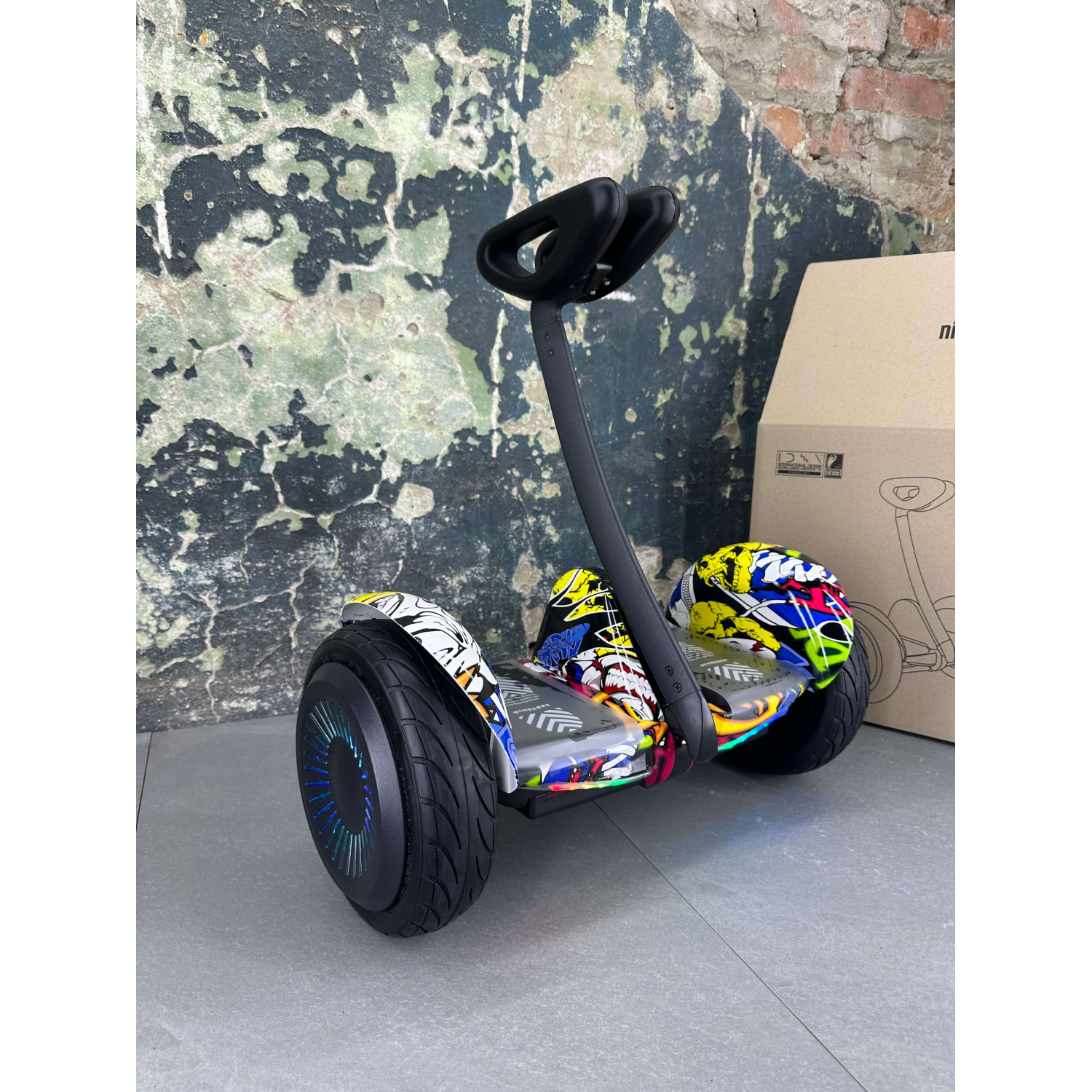 Гироскутер NineBot Mini Гироборд С Ручкой Желтый Графити НОВИНКА 2024! Модель с подсветкой колес , Фото 3