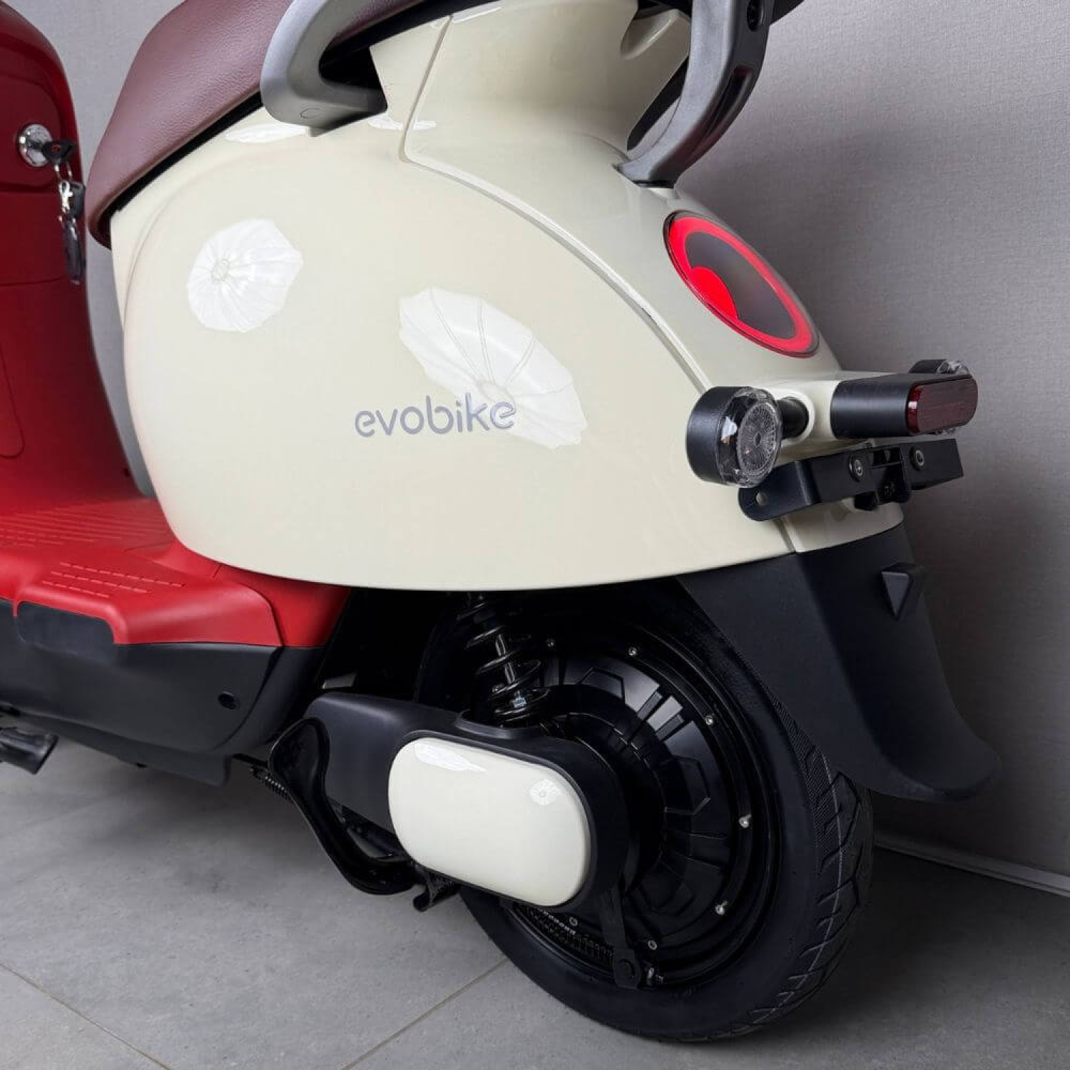 Электровелосипед EVOBIKE UNO 600W 48V 20Ah Graphene 14" Вишнево-кремовый | До 35 км/ч | Двухместный | Гарантия 24 месяца, Фото 3